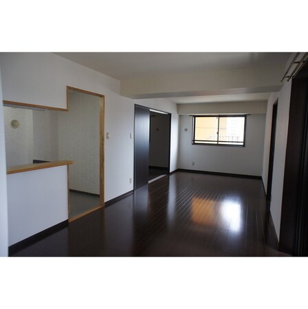 ロイヤル トーリータワーズの物件内観写真